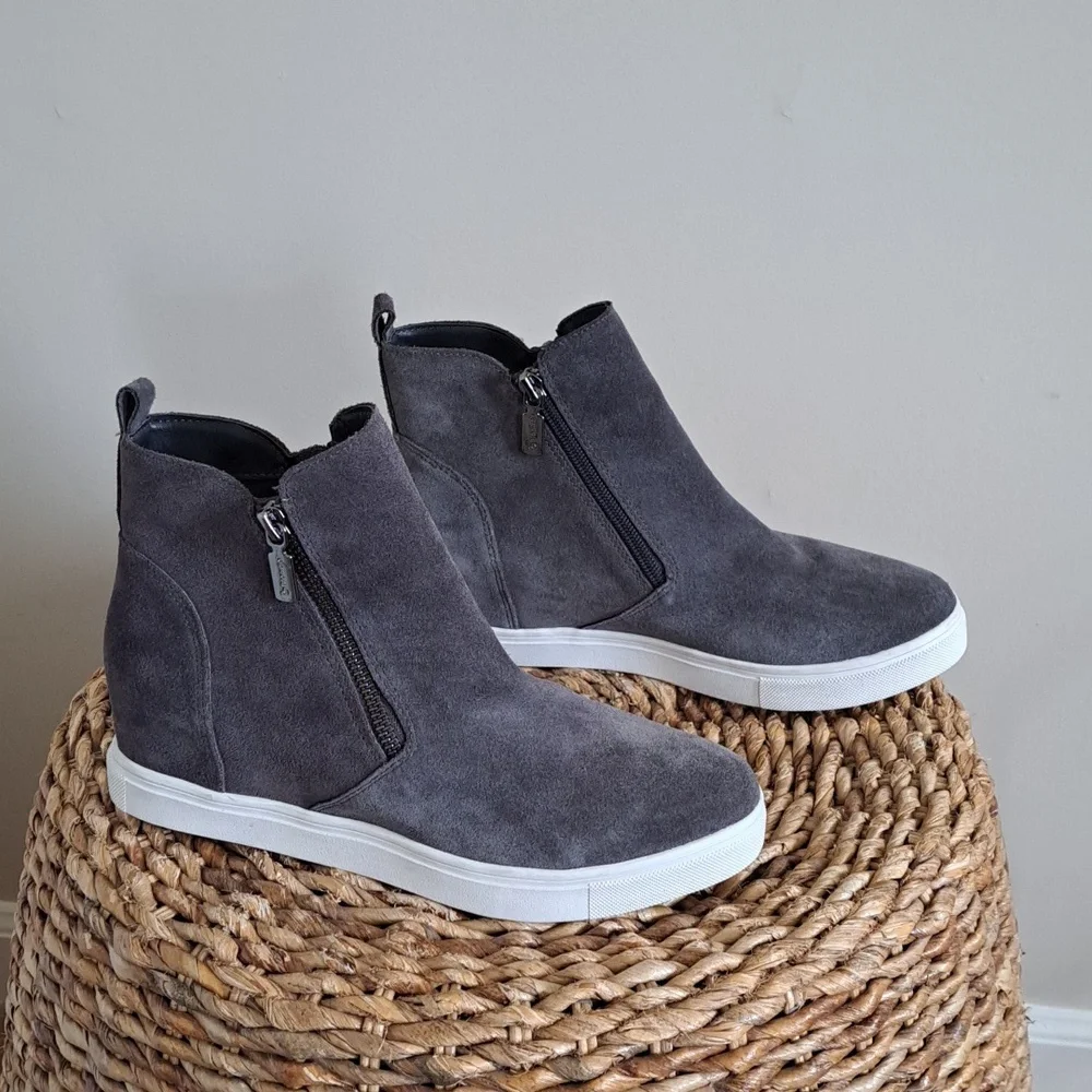 NWT Blondo Womens Giselle‎ Waterproof Gray Suede Sneaker Boots Zip Up S-8.5